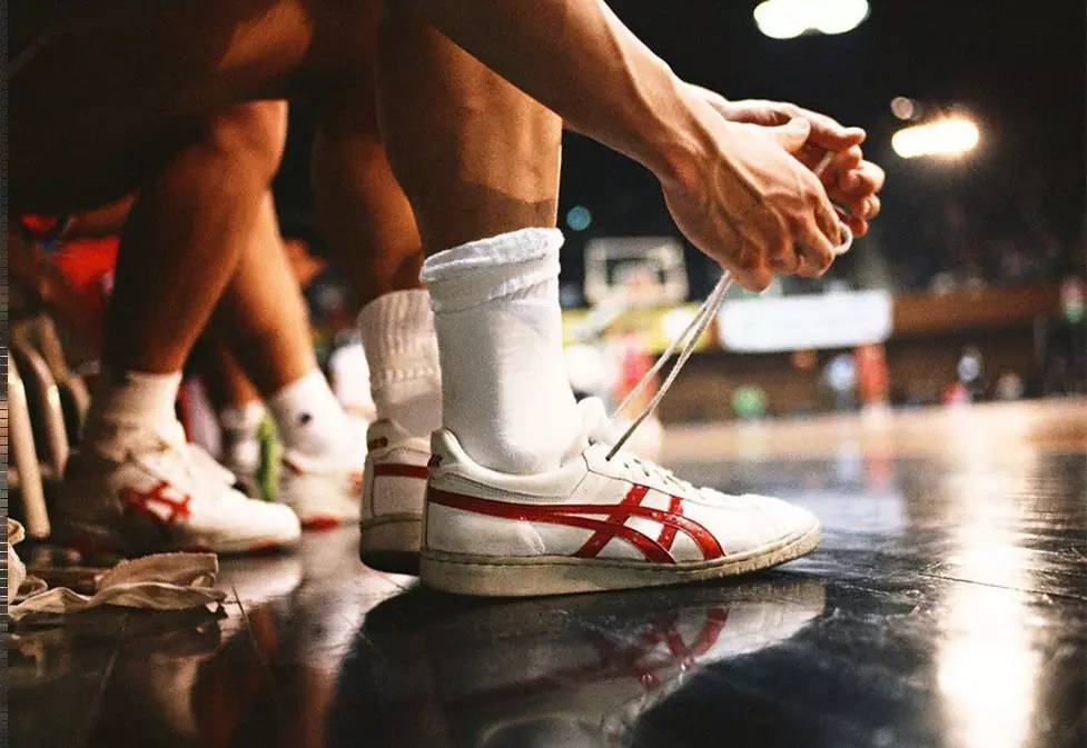 他对前场篮 他对前场篮